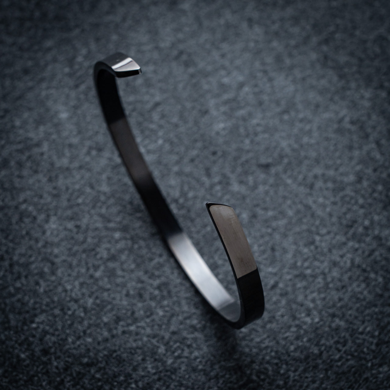 CLASSIC CUFF