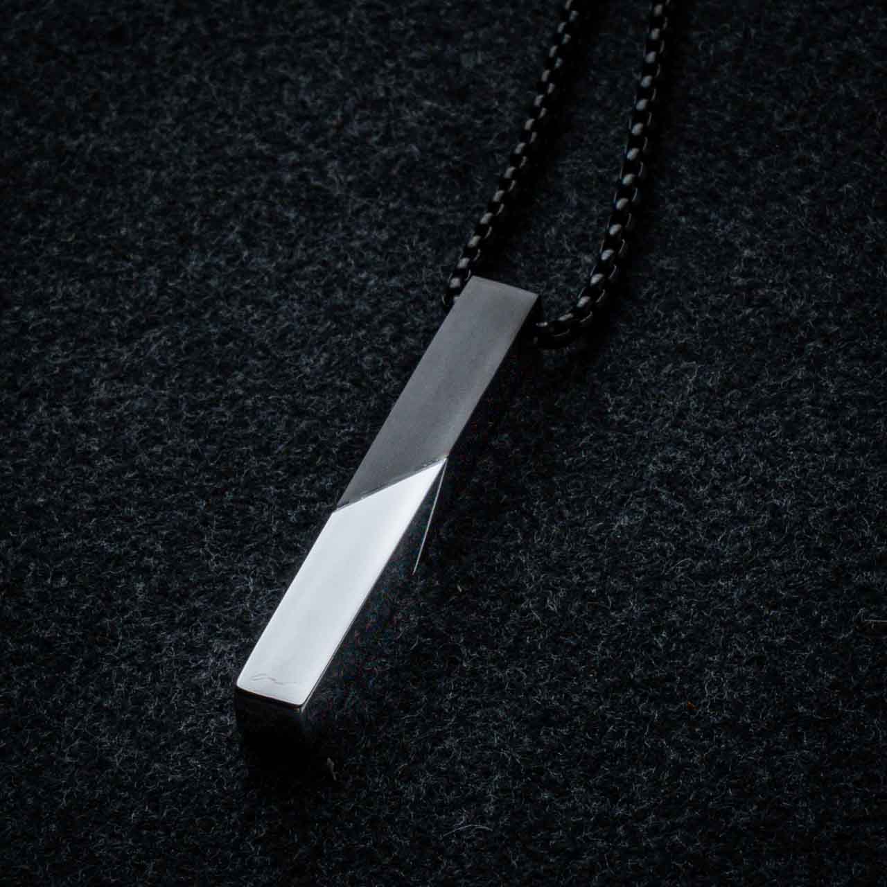 GUILHOTINE PENDANT