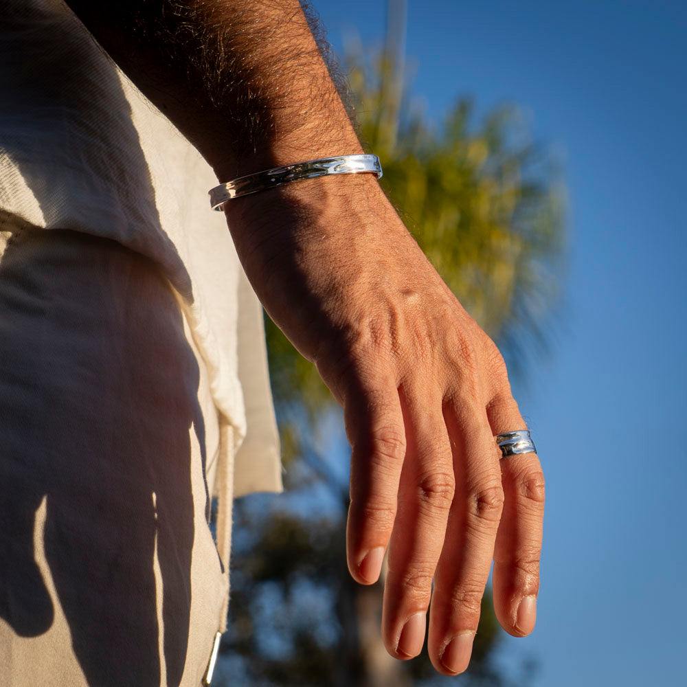 SIGNATURE CUFF