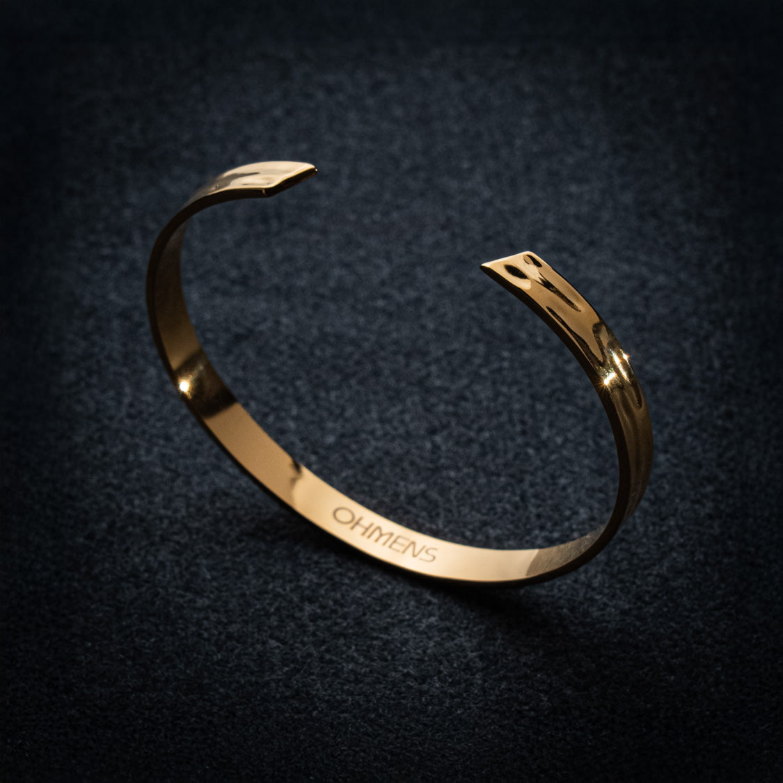 SIGNATURE CUFF