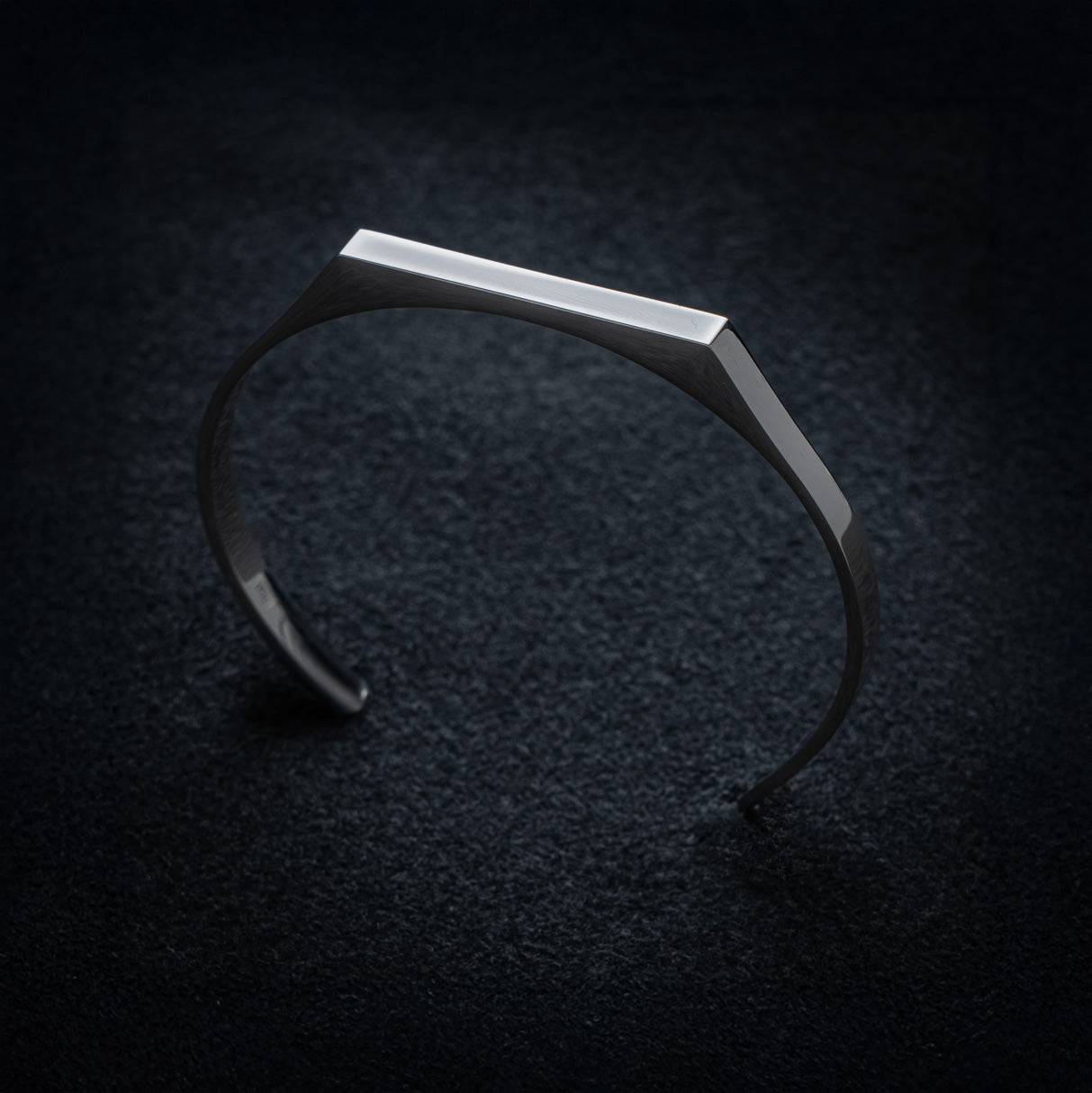 EXECUTIVE CUFF