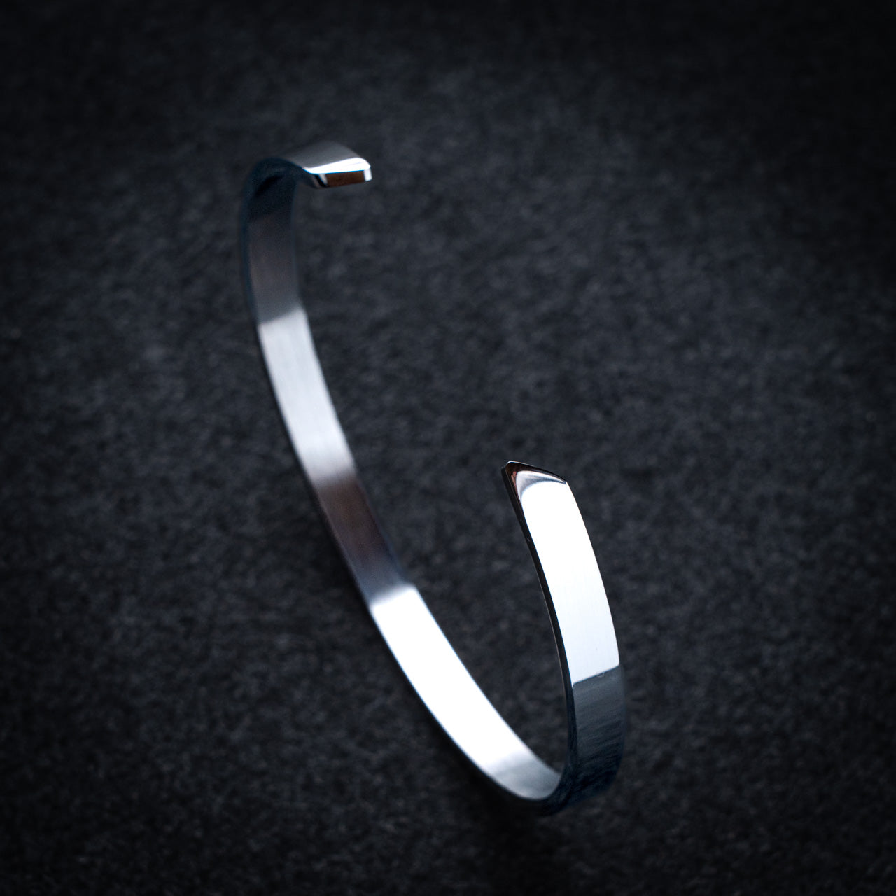 CLASSIC CUFF