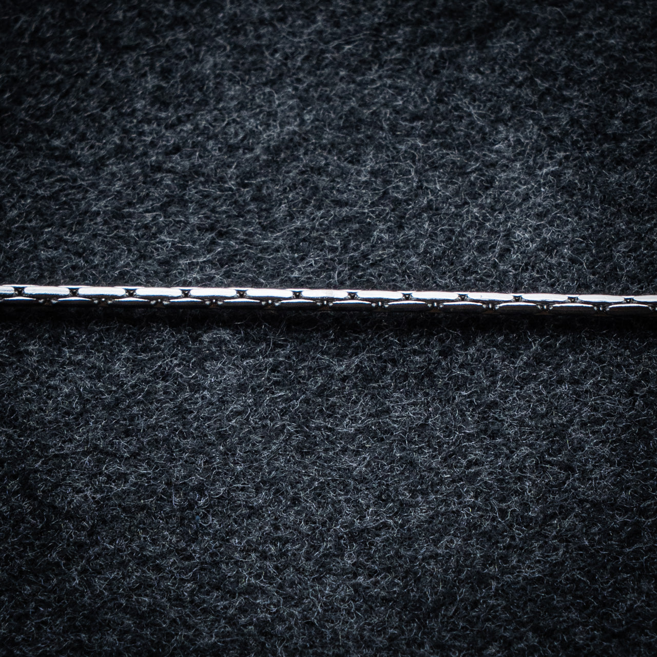 WIRE BRACELET
