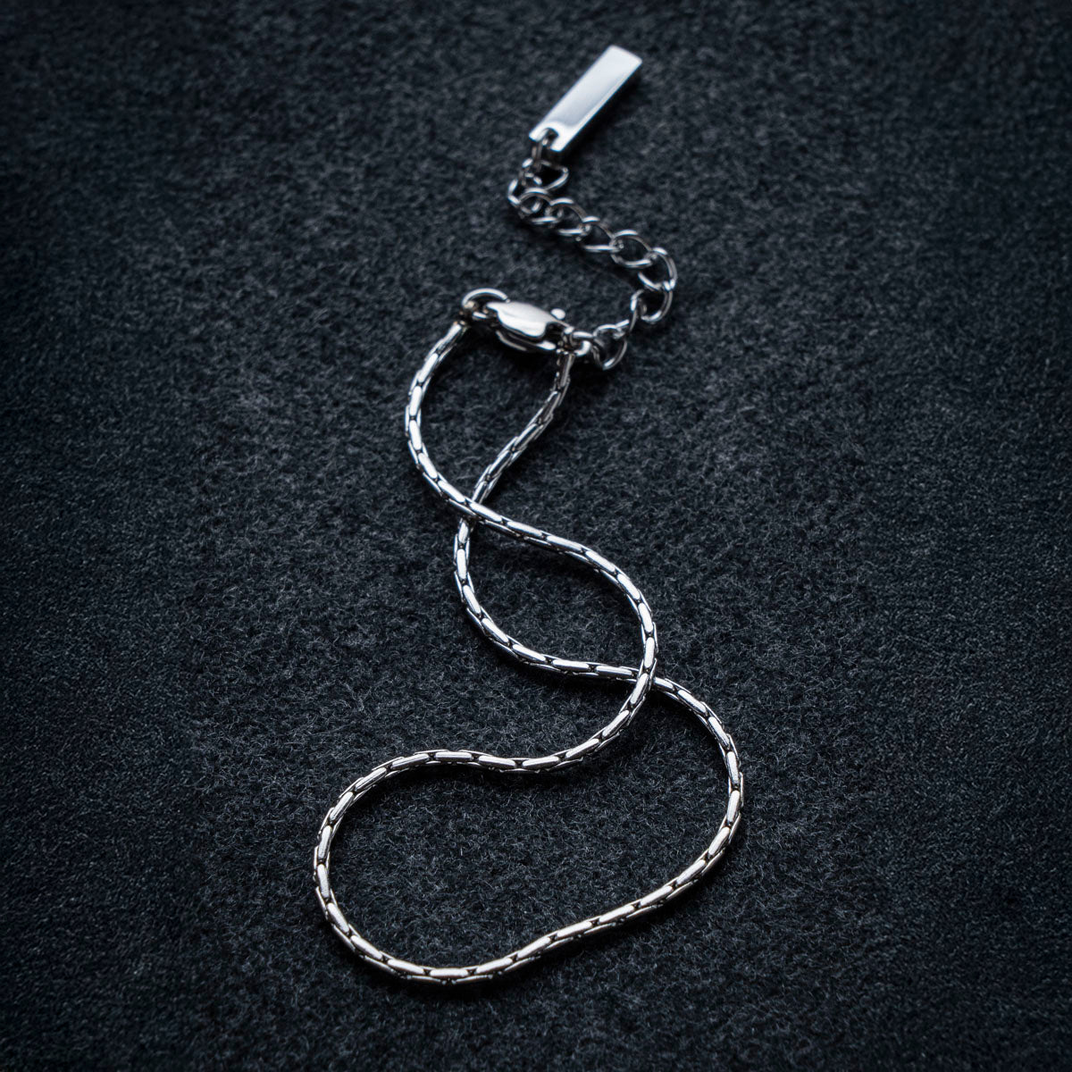 WIRE BRACELET