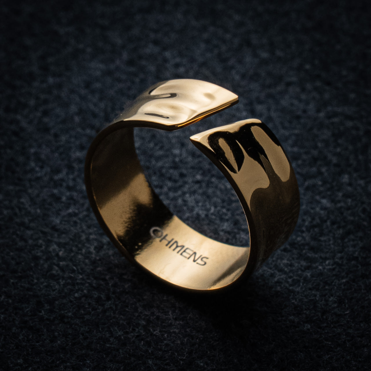 SIGNATURE RING