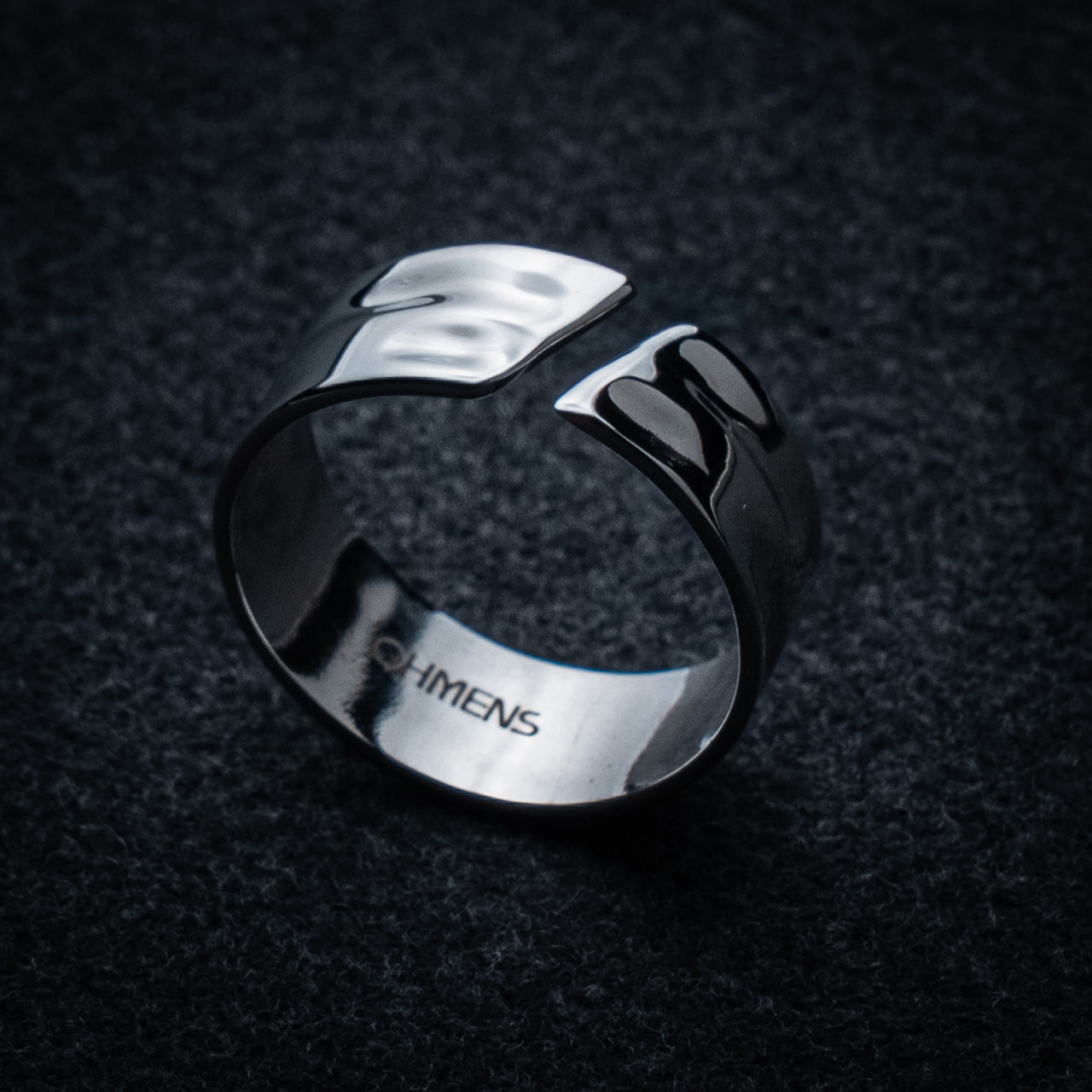 SIGNATURE RING